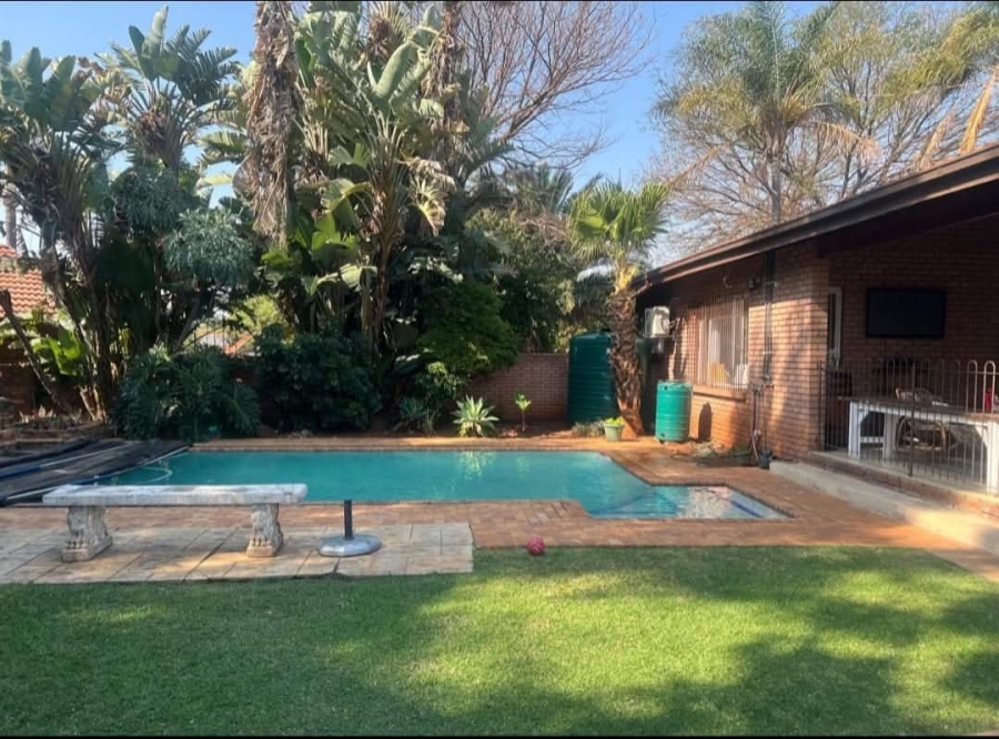 4 Bedroom Property for Sale in Eldoraigne Gauteng
