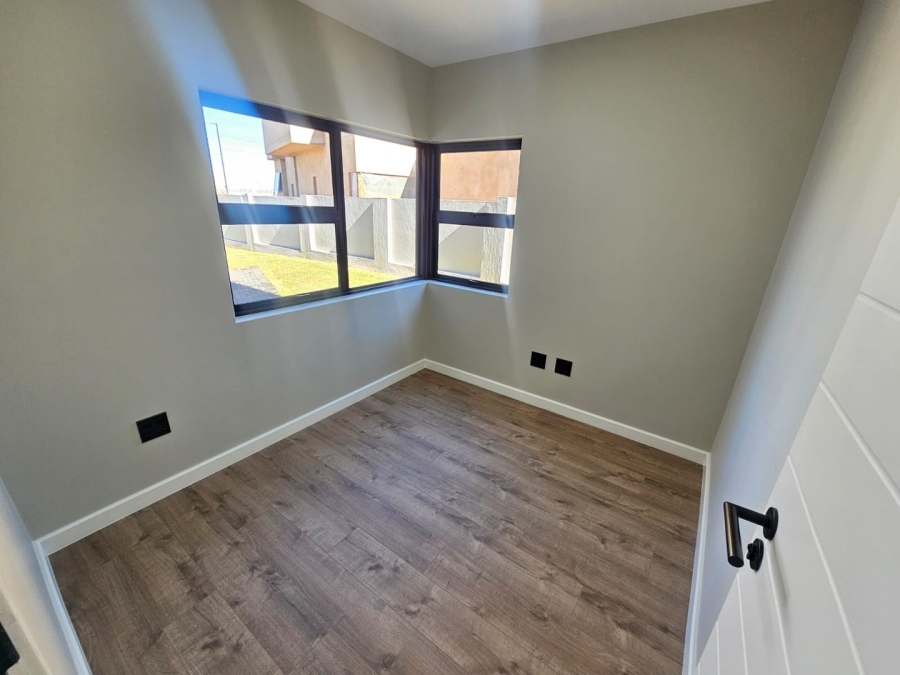 4 Bedroom Property for Sale in Midstream Estate Gauteng