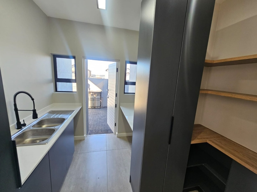 4 Bedroom Property for Sale in Midstream Estate Gauteng