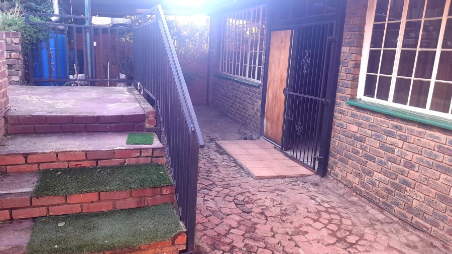 3 Bedroom Property for Sale in Mountain View Gauteng