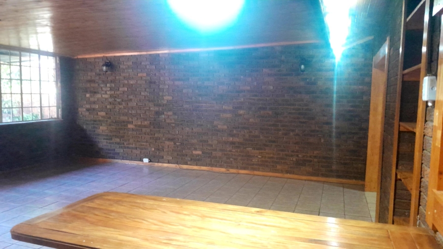 3 Bedroom Property for Sale in Mountain View Gauteng