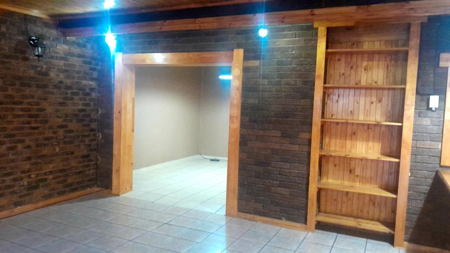 3 Bedroom Property for Sale in Mountain View Gauteng