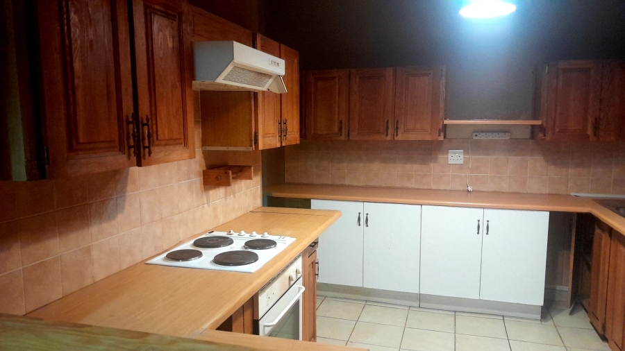3 Bedroom Property for Sale in Mountain View Gauteng