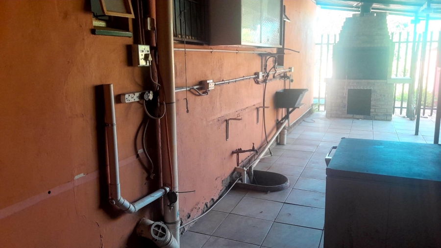 3 Bedroom Property for Sale in Mountain View Gauteng