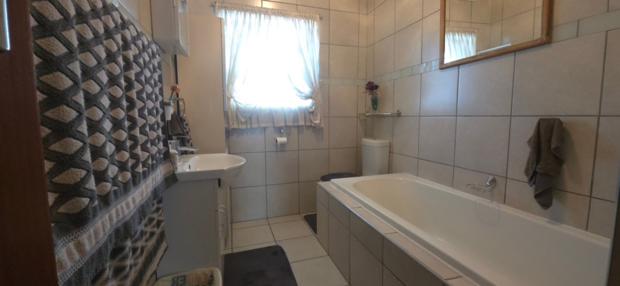 2 Bedroom Property for Sale in Albemarle Ext 1 Gauteng