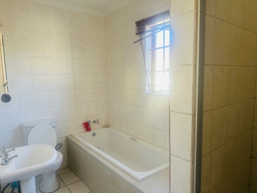 To Let 3 Bedroom Property for Rent in Cosmo City Gauteng