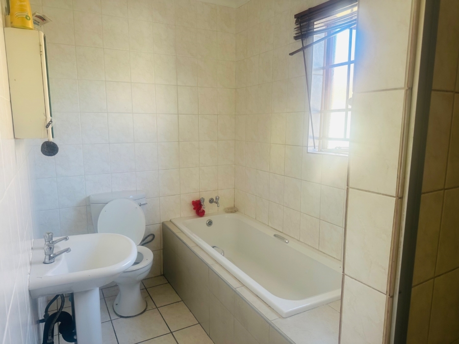 To Let 3 Bedroom Property for Rent in Cosmo City Gauteng