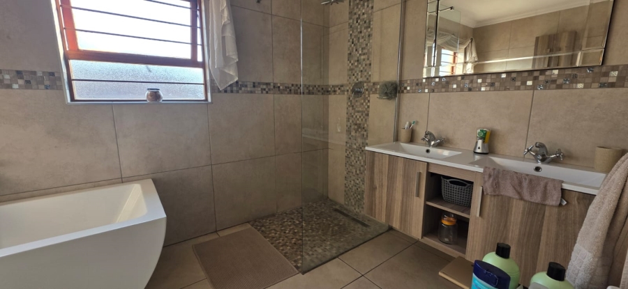 4 Bedroom Property for Sale in Bartlett Gauteng