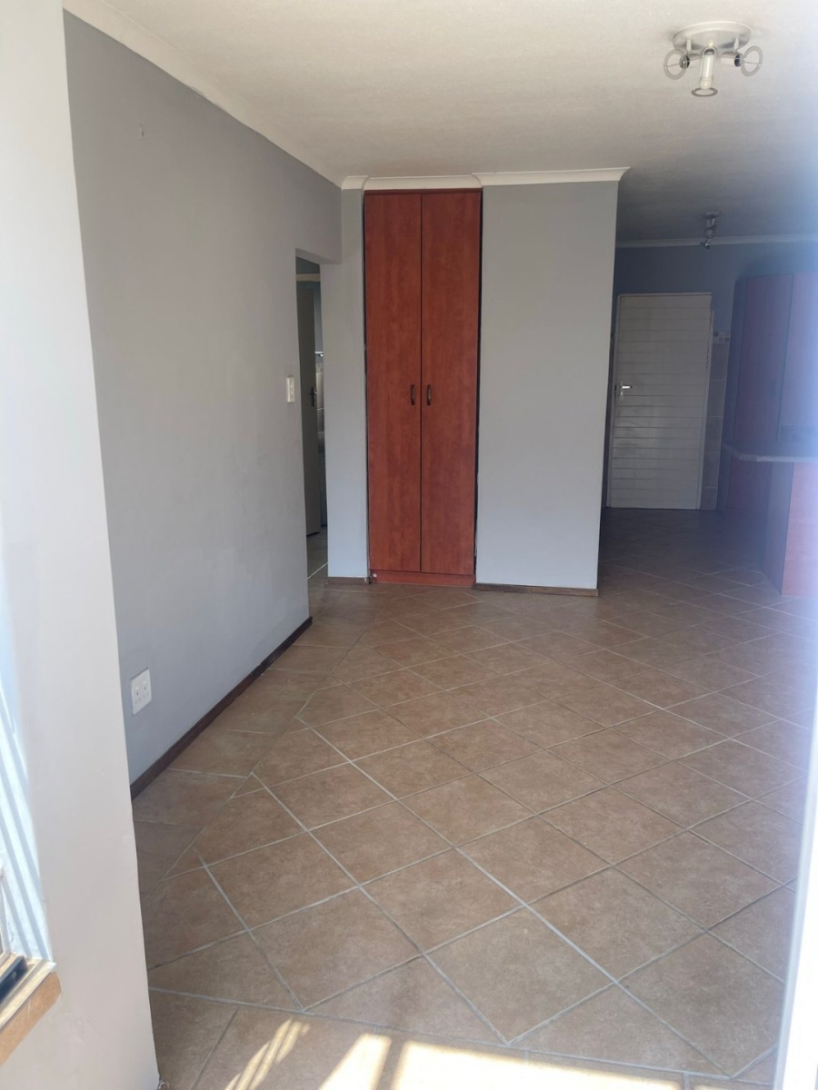 2 Bedroom Property for Sale in Montana Tuine Gauteng