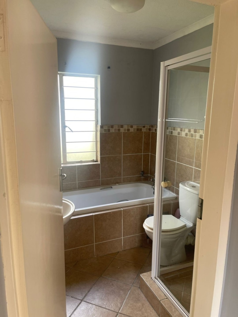 2 Bedroom Property for Sale in Montana Tuine Gauteng