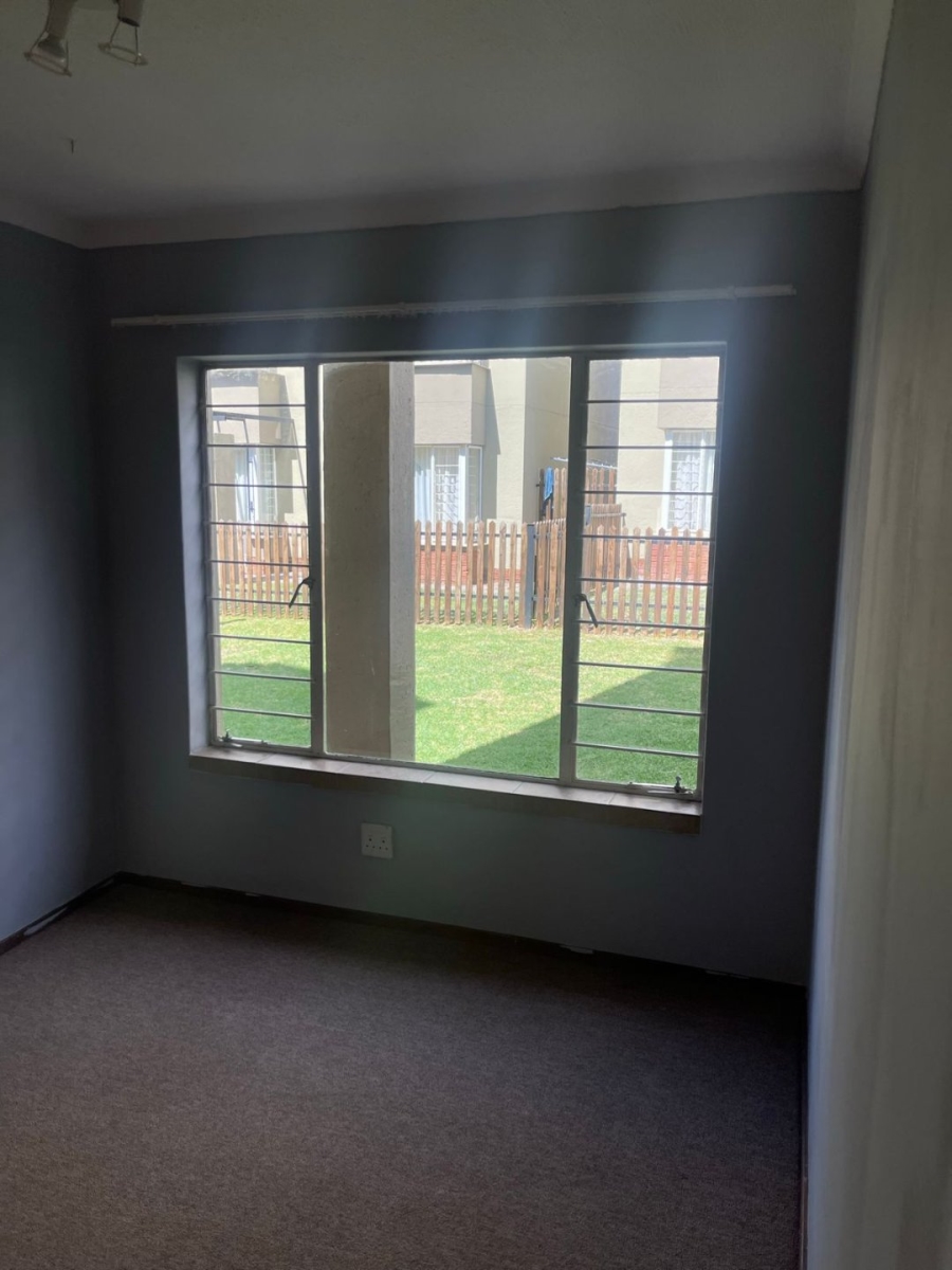 2 Bedroom Property for Sale in Montana Tuine Gauteng