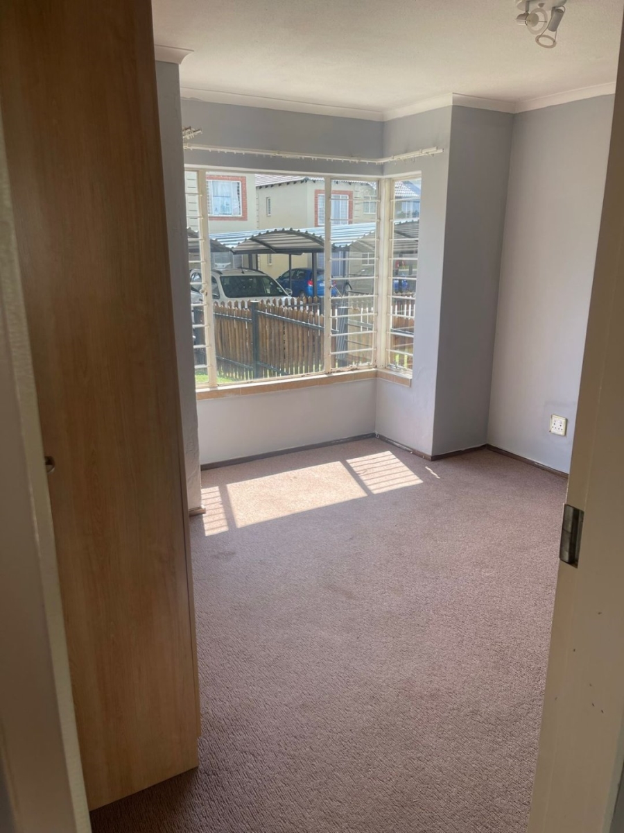 2 Bedroom Property for Sale in Montana Tuine Gauteng