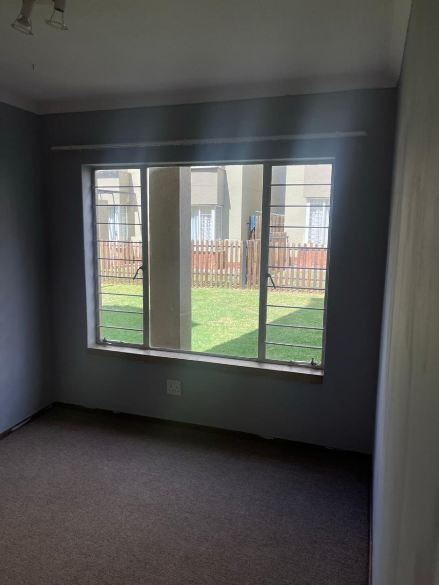2 Bedroom Property for Sale in Montana Tuine Gauteng