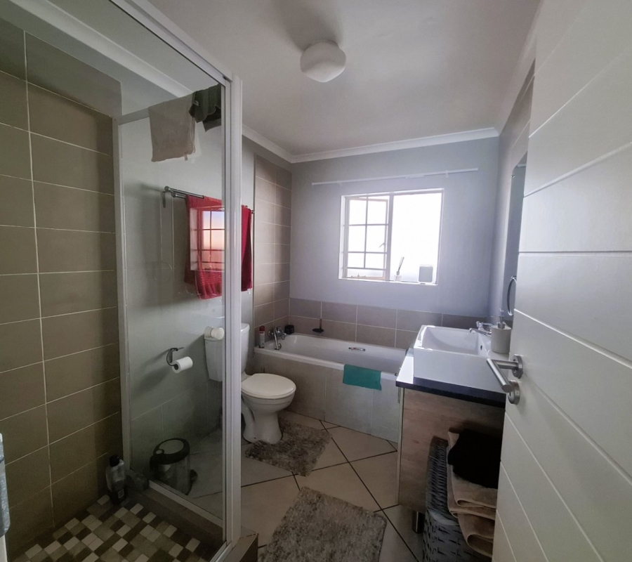 To Let 3 Bedroom Property for Rent in Mooikloof Ridge Gauteng