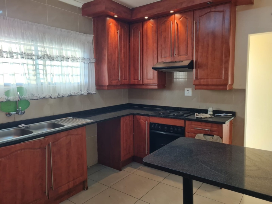 To Let 3 Bedroom Property for Rent in Lenasia Ext 1 Gauteng