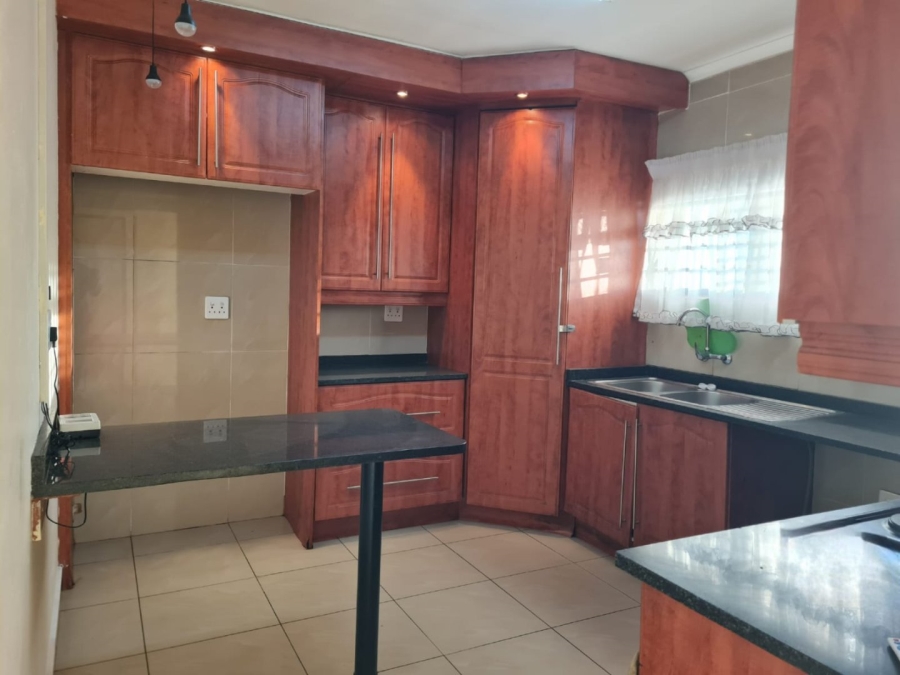 To Let 3 Bedroom Property for Rent in Lenasia Ext 1 Gauteng