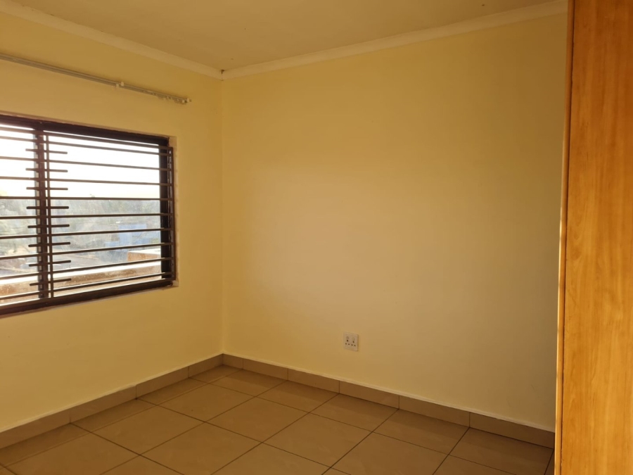 To Let 3 Bedroom Property for Rent in Lenasia Ext 1 Gauteng