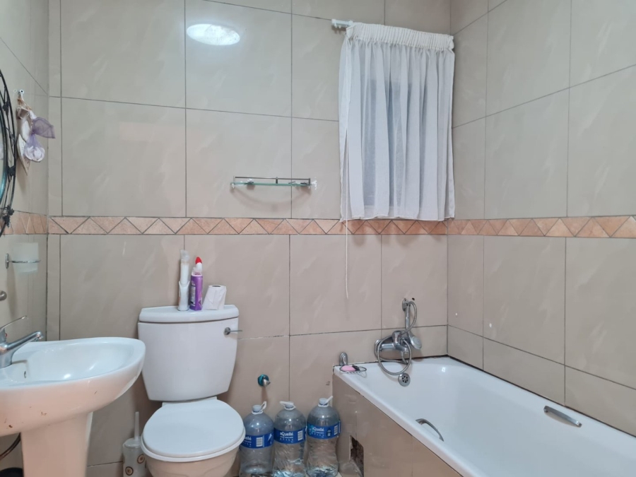 To Let 3 Bedroom Property for Rent in Lenasia Ext 1 Gauteng