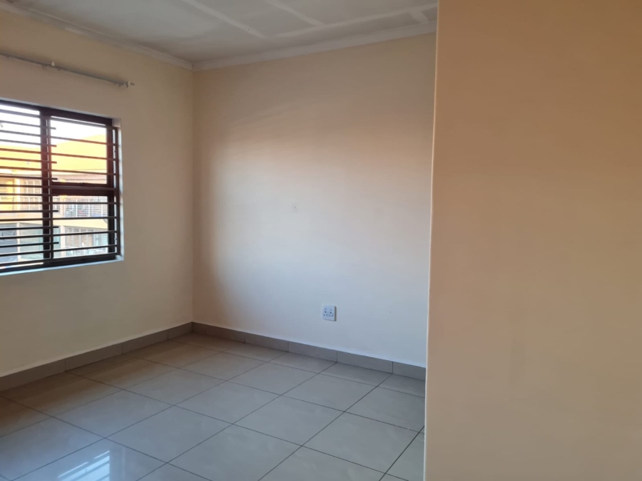 To Let 3 Bedroom Property for Rent in Lenasia Ext 1 Gauteng