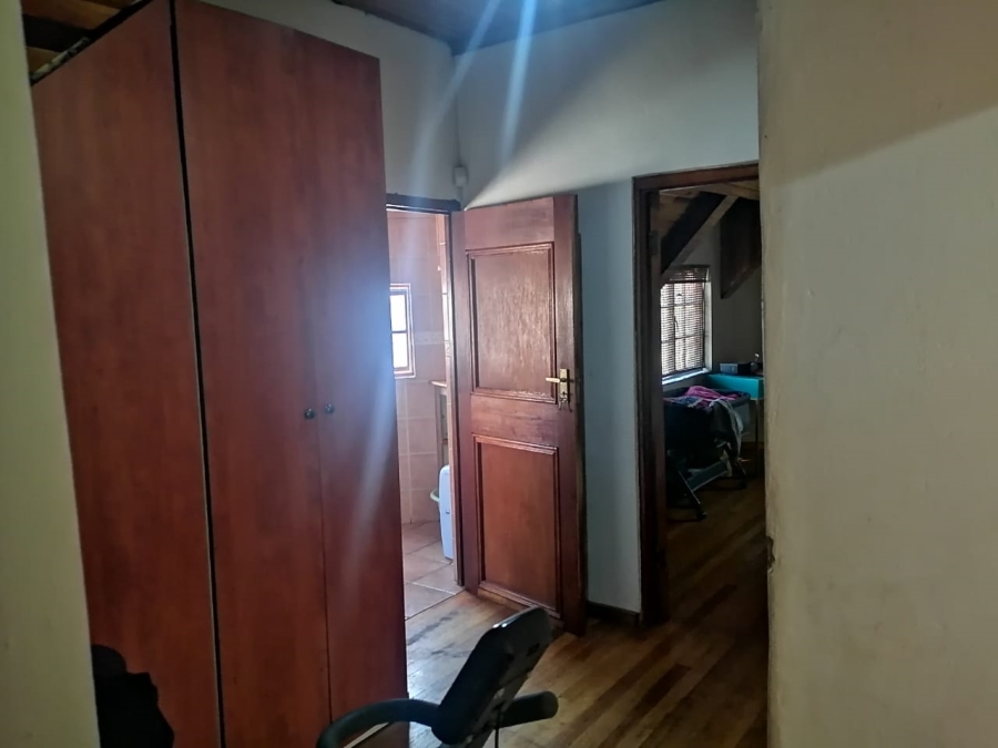 4 Bedroom Property for Sale in Glen Austin Gauteng