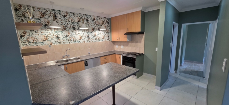 2 Bedroom Property for Sale in Amberfield Crest Estate Gauteng