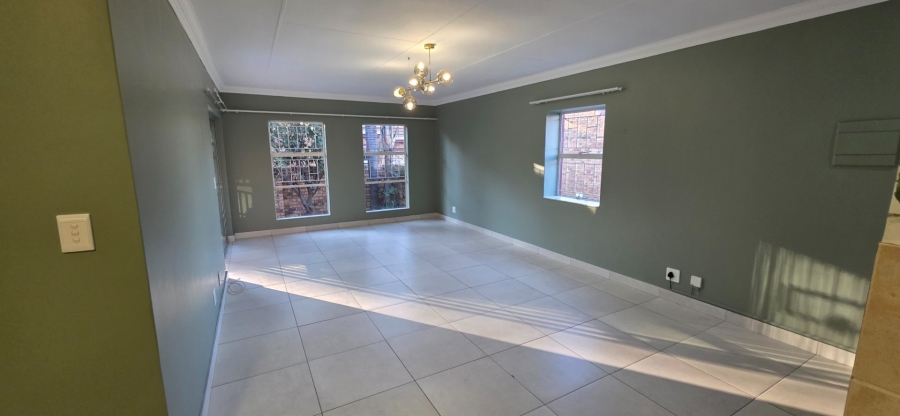 2 Bedroom Property for Sale in Amberfield Crest Estate Gauteng