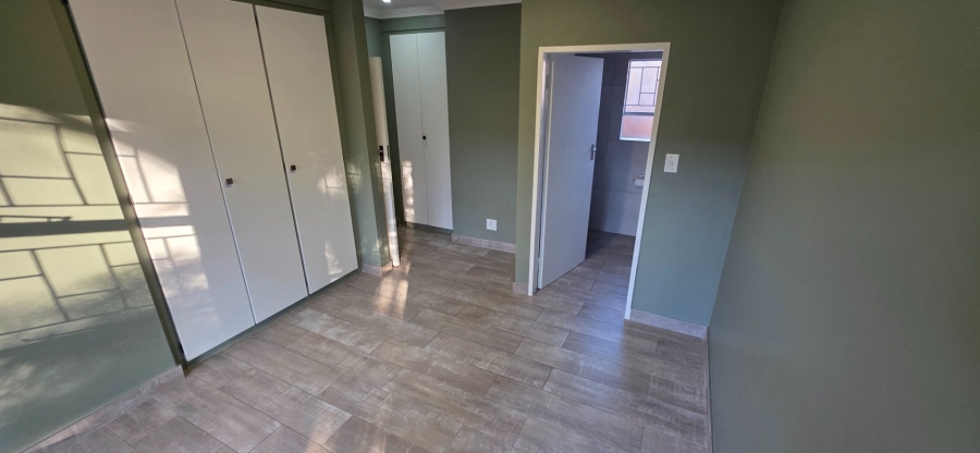 2 Bedroom Property for Sale in Amberfield Crest Estate Gauteng