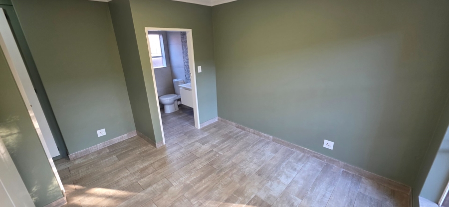 2 Bedroom Property for Sale in Amberfield Crest Estate Gauteng