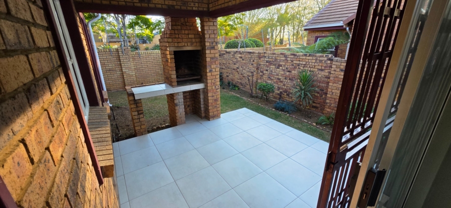2 Bedroom Property for Sale in Amberfield Crest Estate Gauteng