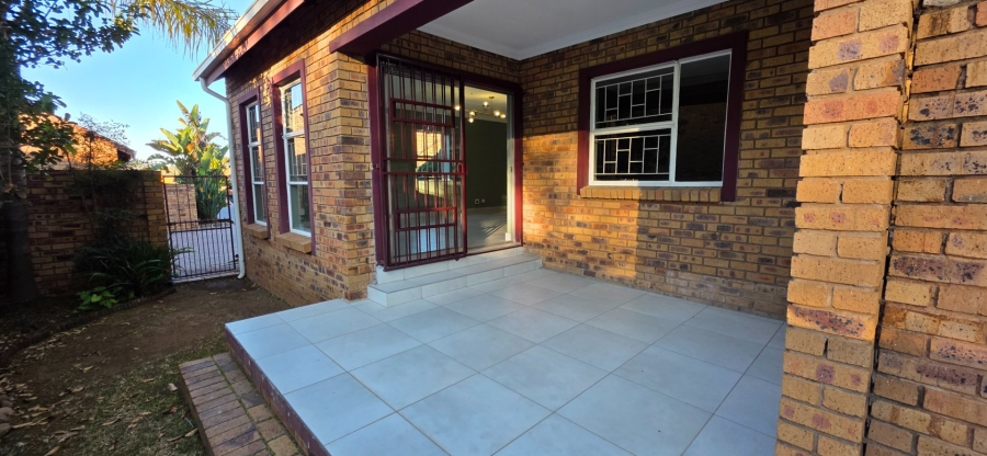 2 Bedroom Property for Sale in Amberfield Crest Estate Gauteng