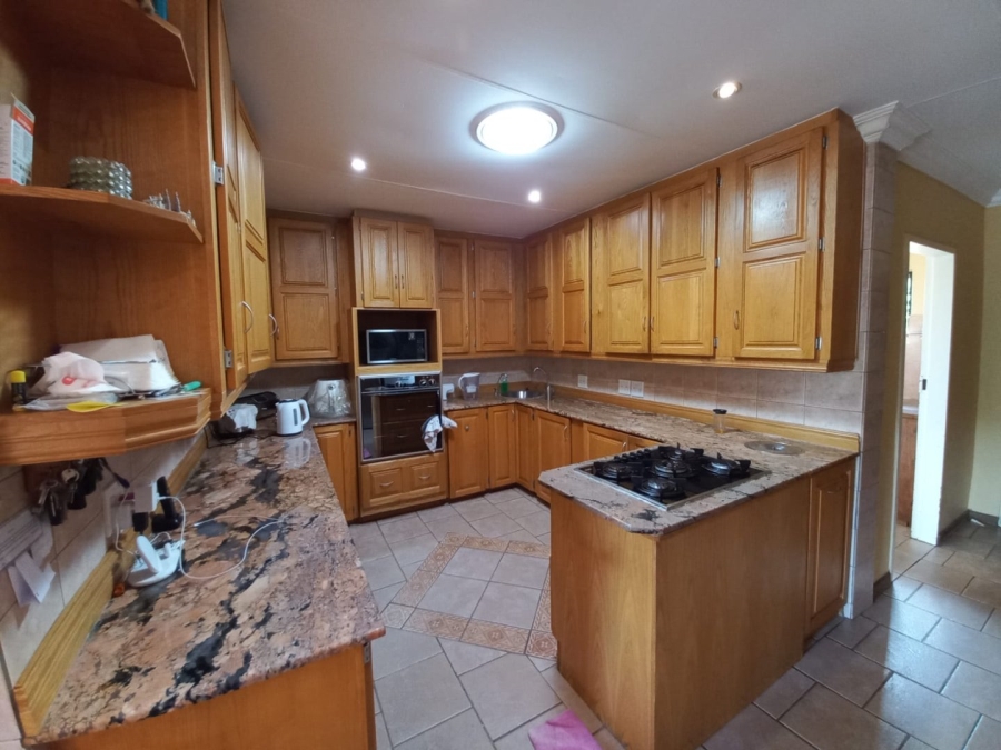 4 Bedroom Property for Sale in Eldoraigne Gauteng