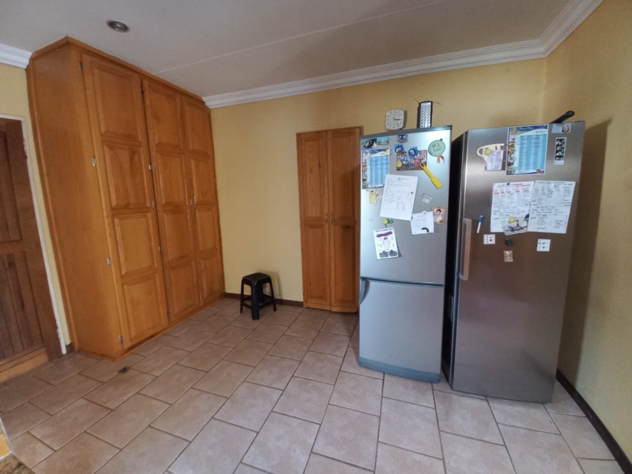 4 Bedroom Property for Sale in Eldoraigne Gauteng