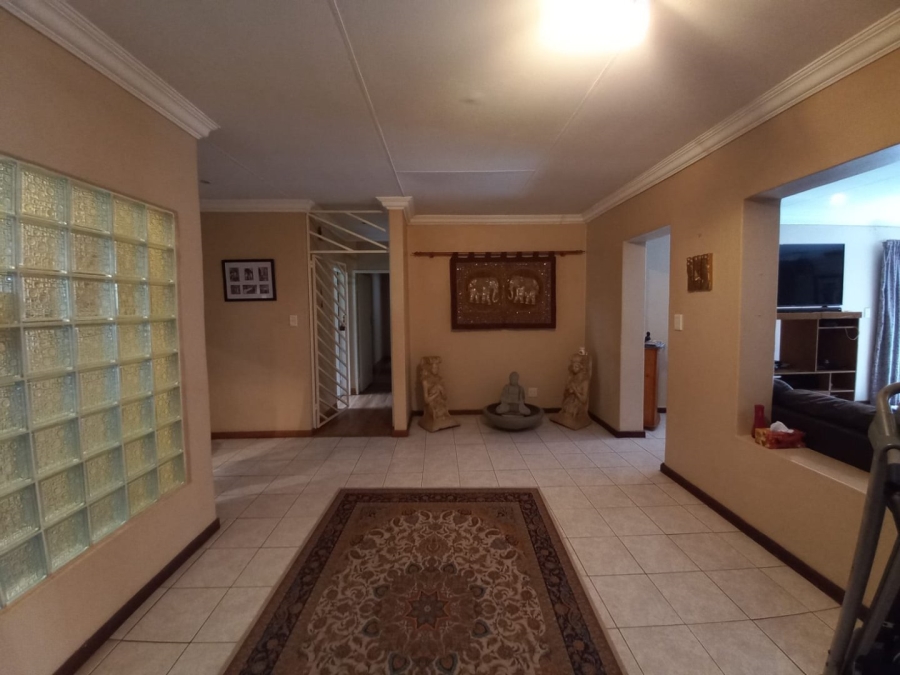4 Bedroom Property for Sale in Eldoraigne Gauteng