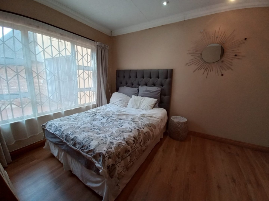 4 Bedroom Property for Sale in Eldoraigne Gauteng