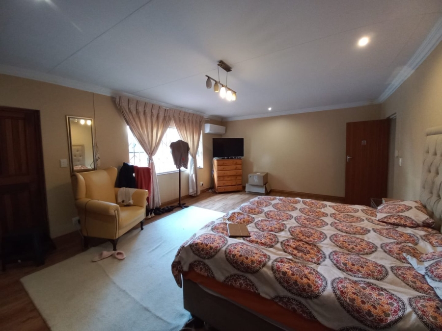 4 Bedroom Property for Sale in Eldoraigne Gauteng