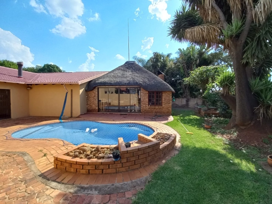 4 Bedroom Property for Sale in Eldoraigne Gauteng