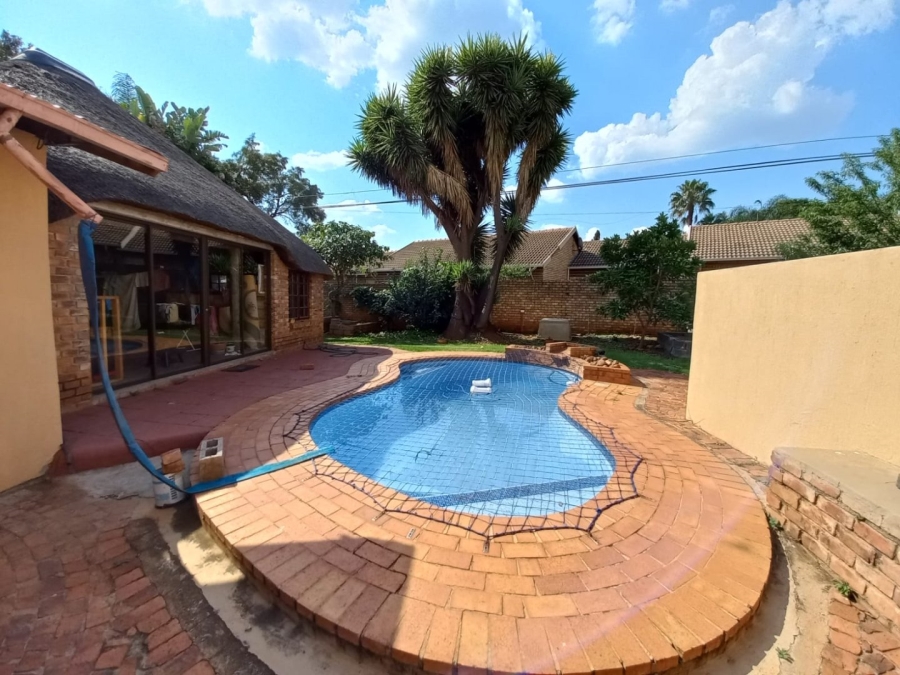 4 Bedroom Property for Sale in Eldoraigne Gauteng