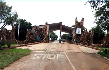 Bedroom Property for Sale in Vaaloewer Gauteng