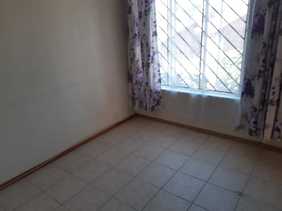 To Let 2 Bedroom Property for Rent in Mondeor Gauteng