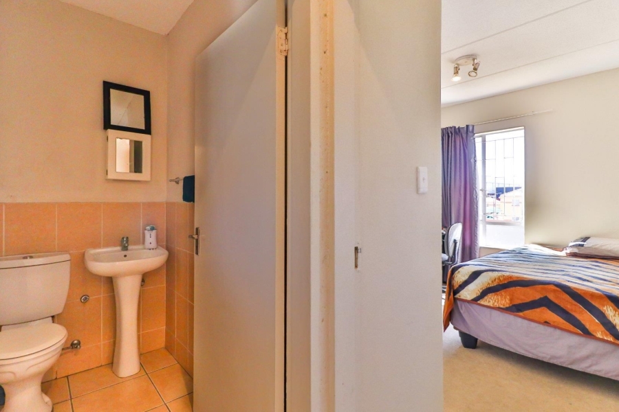1 Bedroom Property for Sale in Ormonde Gauteng