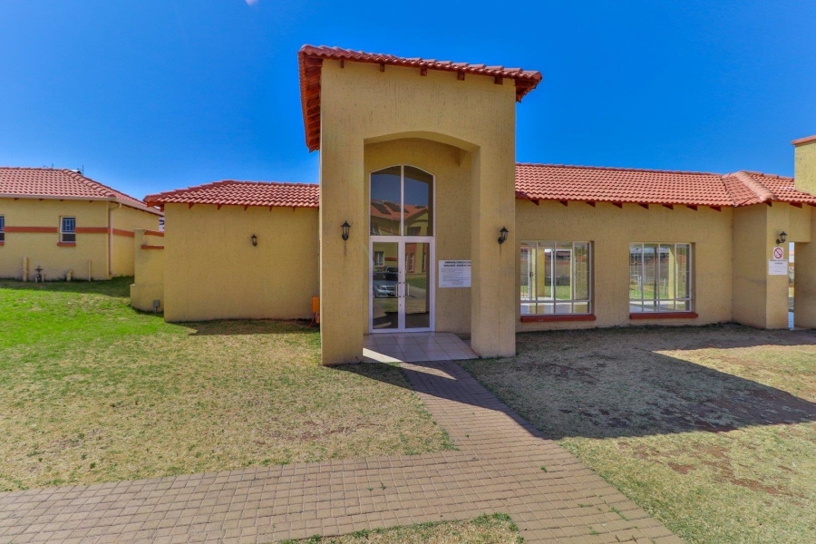 1 Bedroom Property for Sale in Ormonde Gauteng