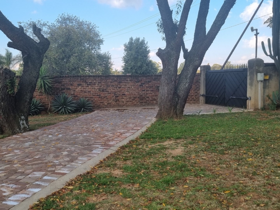 To Let 1 Bedroom Property for Rent in Norton Home Estate AH Gauteng