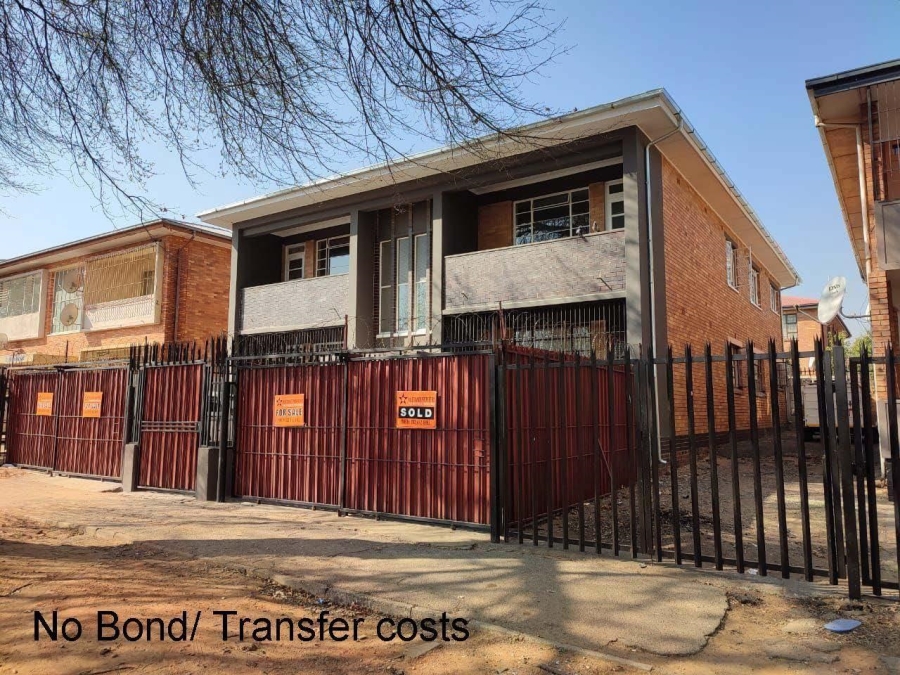 To Let 2 Bedroom Property for Rent in Forest Hill Gauteng