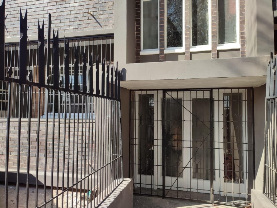 To Let 2 Bedroom Property for Rent in Forest Hill Gauteng