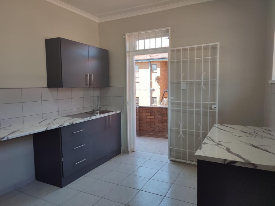 To Let 2 Bedroom Property for Rent in Forest Hill Gauteng
