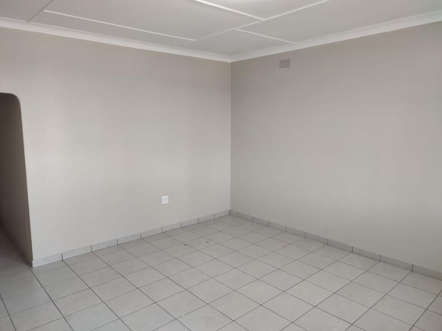To Let 2 Bedroom Property for Rent in Forest Hill Gauteng