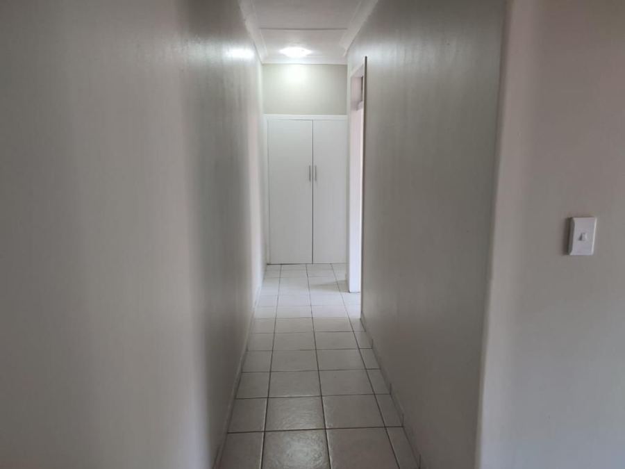 To Let 2 Bedroom Property for Rent in Forest Hill Gauteng