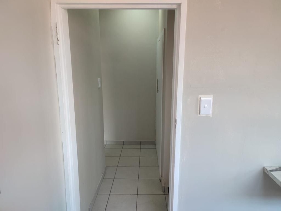 To Let 2 Bedroom Property for Rent in Forest Hill Gauteng