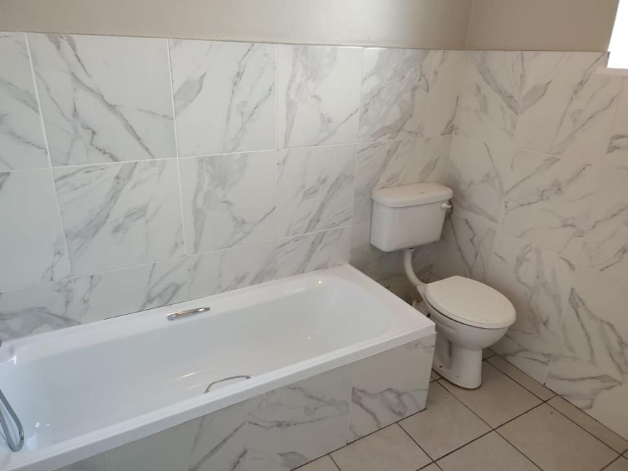 To Let 2 Bedroom Property for Rent in Forest Hill Gauteng