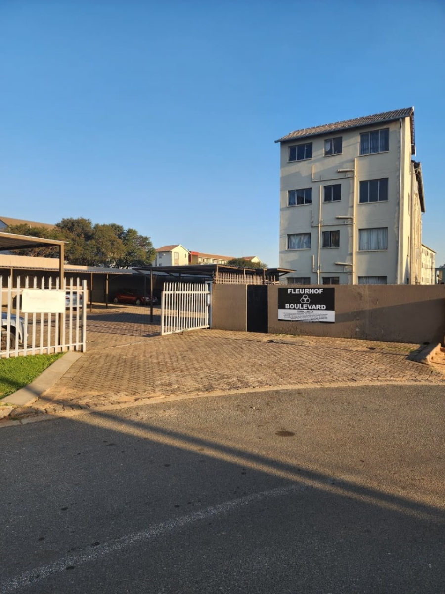 2 Bedroom Property for Sale in Fleurhof Gauteng
